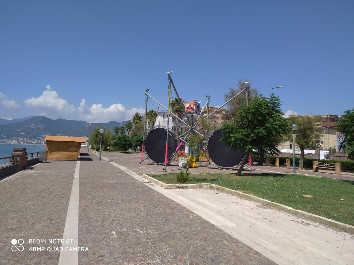 B & B Civico 6 Rooms Salerno Exterior photo