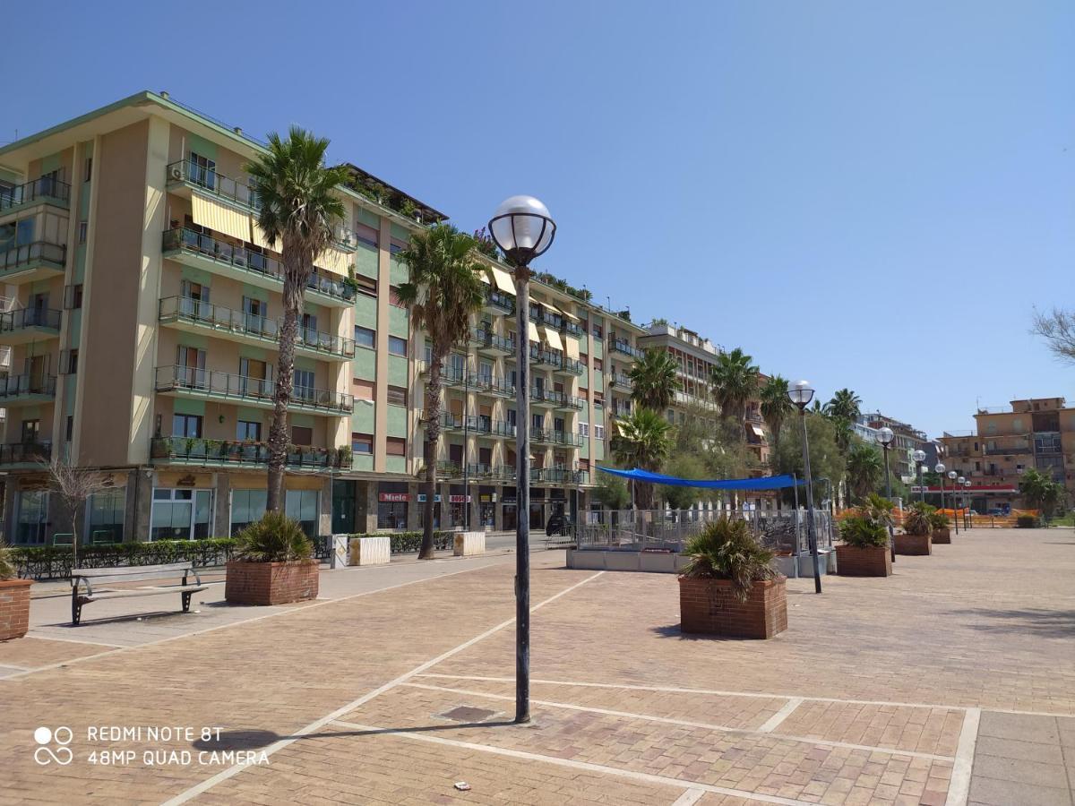 B & B Civico 6 Rooms Salerno Exterior photo