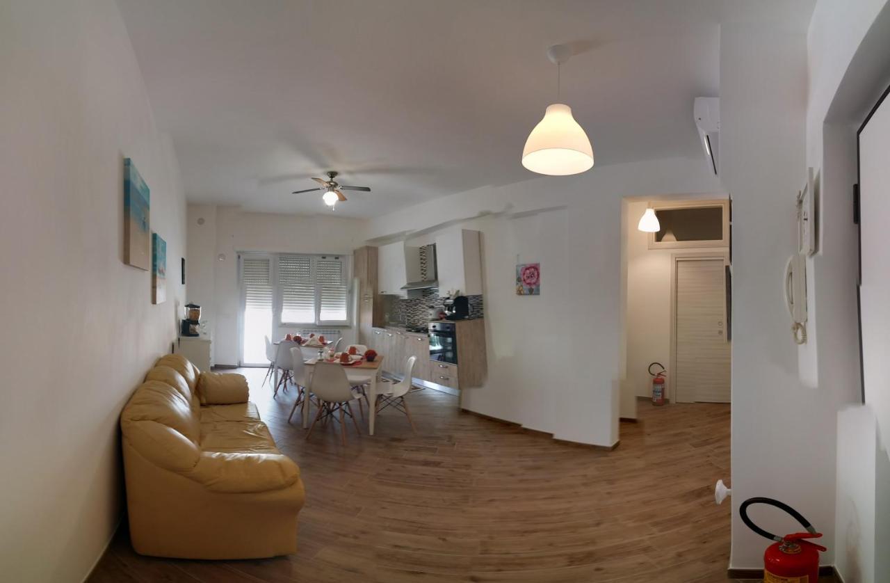 B & B Civico 6 Rooms Salerno Exterior photo