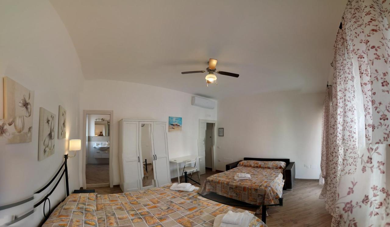 B & B Civico 6 Rooms Salerno Exterior photo