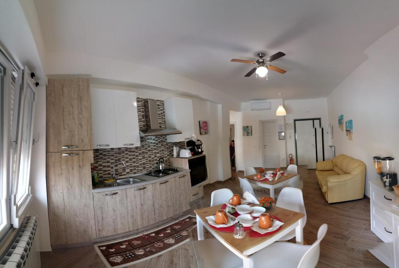 B & B Civico 6 Rooms Salerno Exterior photo