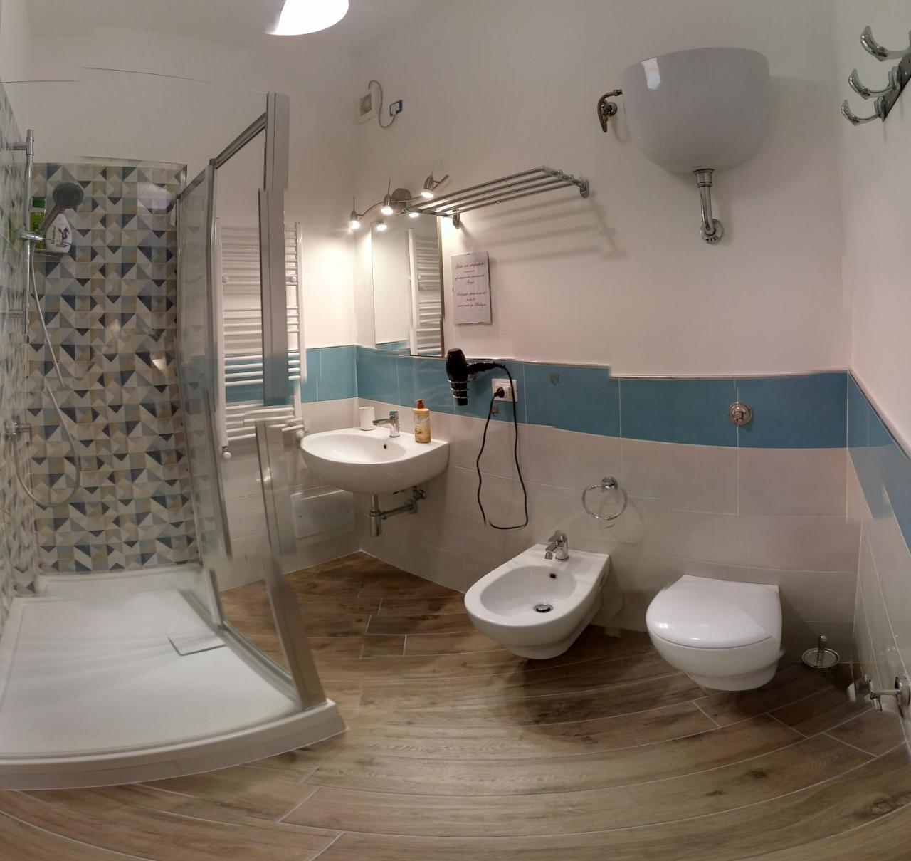 B & B Civico 6 Rooms Salerno Exterior photo